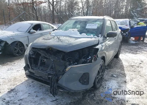 2021 Nissan Kicks Sr Xtronic Cvt z USA, uszkodzony, nr VIN 3N1CP5DV8ML550876